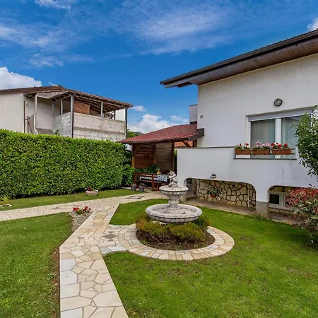 2 Bedroom Gorgeous In *
