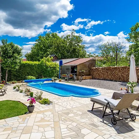 Daire Cozy In With Wifi Drazice